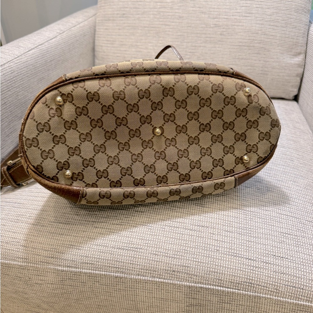 Authentic vintage Gucci bucket bag/ crossbody